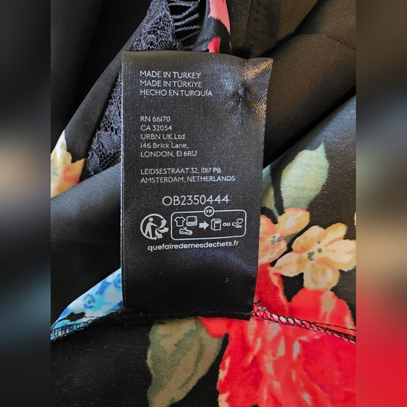 By Anthropologie Silky Halter Tank Top Blouse, Black Floral Pattern, Size Small - Picture 8 of 11